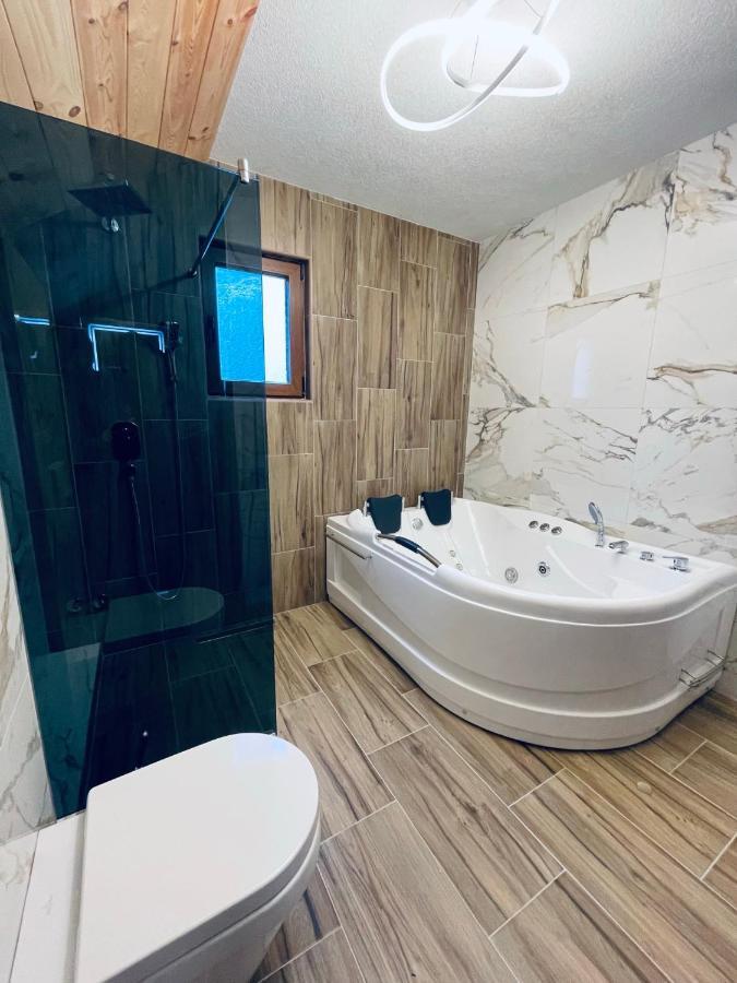 Chalet Montenegrina With Jacuzzi โคลาชิน ภายนอก รูปภาพ